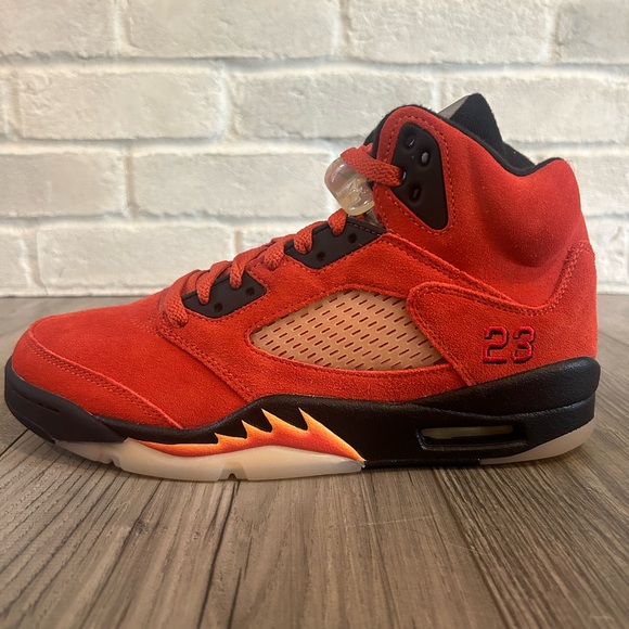 Women’s Air Jordan 5 Retro ‘Dunk on Mars’ - Picture 4 of 4
